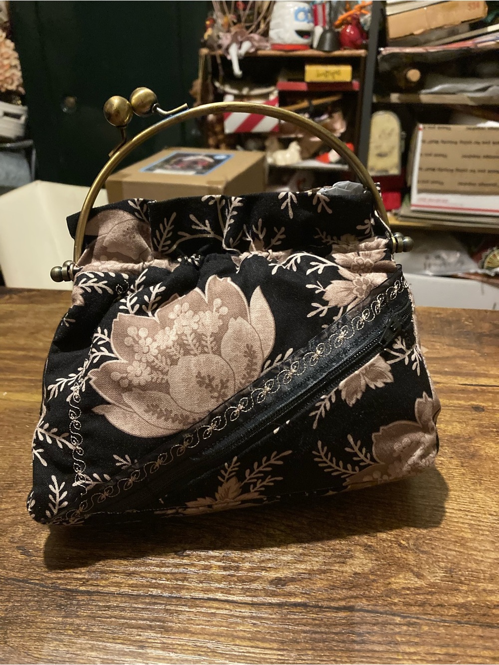 Handmade purse with hand handle